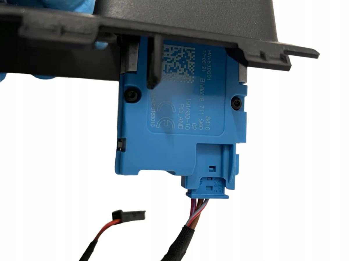 OSŁONA SCHOWKA USB BMW G20 G21 G22 G23 G26 - obrazek 4