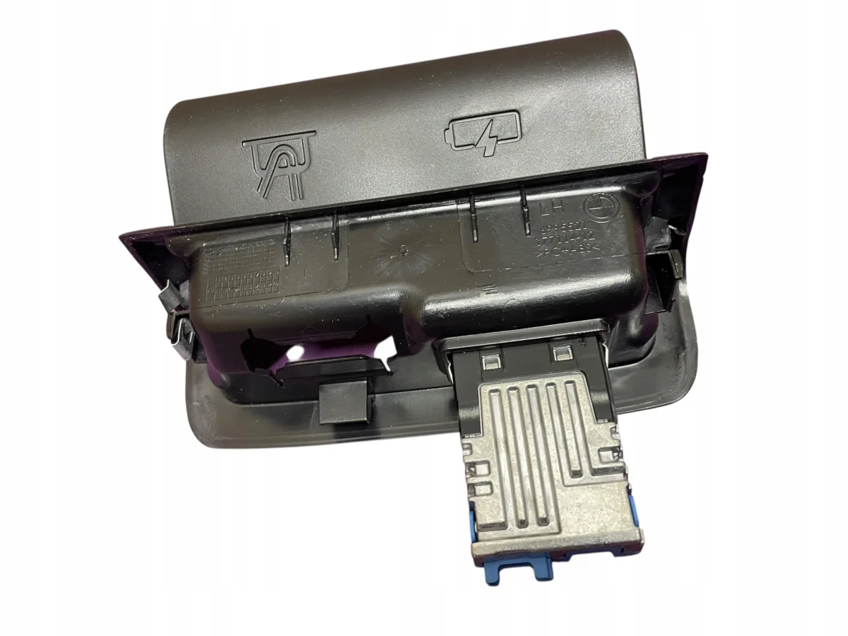 OSŁONA PORTU USB ŁADOWANIA LEWY TYŁ+PORT USB BMW 4 G22 - obrazek 3