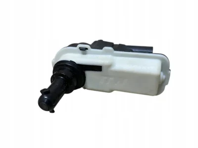 ZAMEK KLAPKI WLEWU PALIWA BMW 4 G26