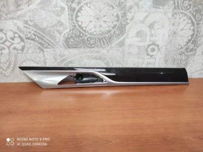 Dekor drzwi tył prawy BMW G12