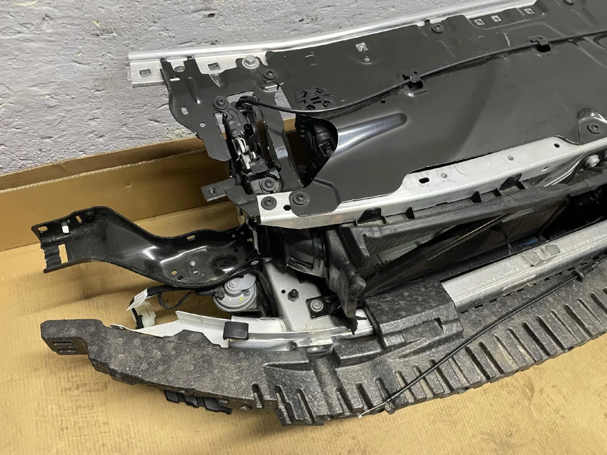 PAS PRZEDNI ZAMKI CHŁODNICE M-PAKIET BMW 5 G30 G31 LIFT 530D 3.0D - obrazek 9