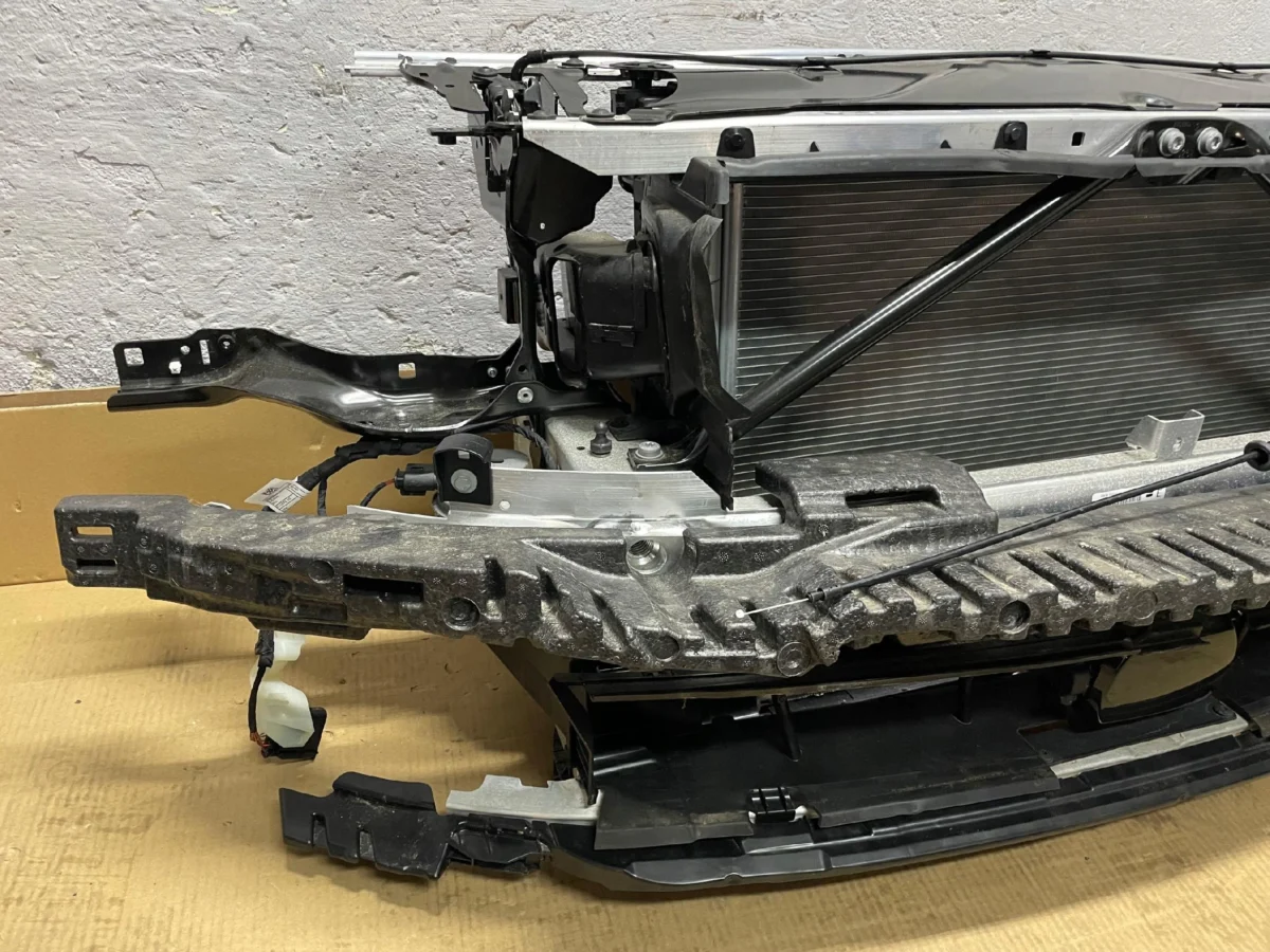 PAS PRZEDNI ZAMKI CHŁODNICE M-PAKIET BMW 5 G30 G31 LIFT 530D 3.0D - obrazek 7