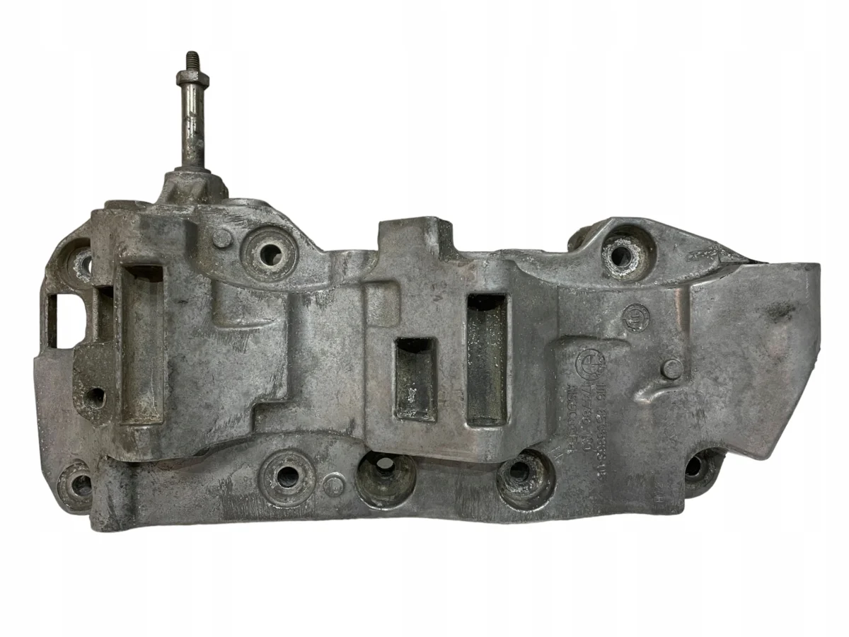 ŁAPA WSPORNIK ALTERNATORA BMW F10 F25 F30 F34 F36