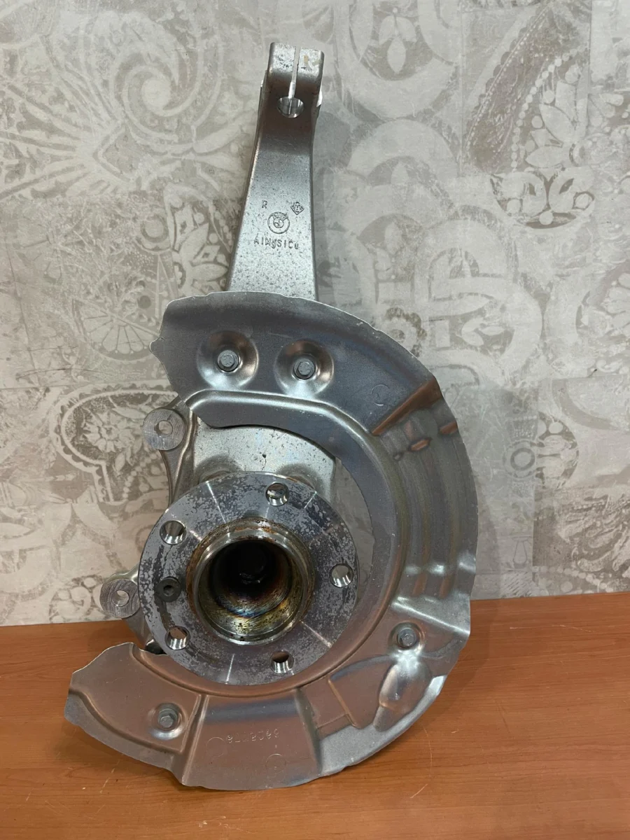 Zwrotnica prawa przód kpl osłona BMW F06 F10 NOWA - obrazek 2