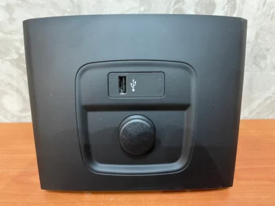 GNIAZDO ZAPALNICZKI USB MINI COUNTRYMAN F60