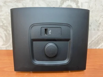 GNIAZDO ZAPALNICZKI USB MINI COUNTRYMAN F60