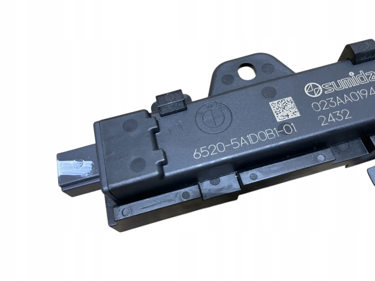 COMFORT ACCESS ANTENNA MODULE BMW XM G09 - Image 2