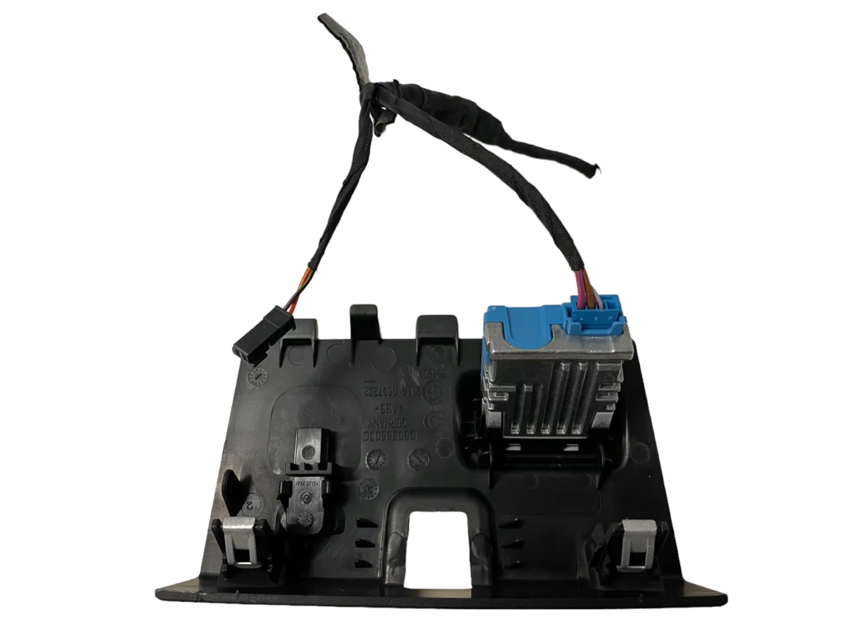 OSŁONA SCHOWKA USB BMW G20 G21 G22 G23 G26 - obrazek 2