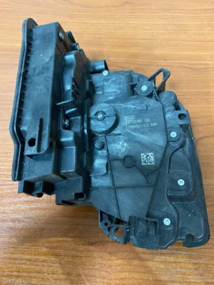 Zamek drzwi BMW G01 G02 prawy tył