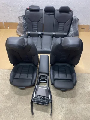 FOTELE VARNESCA / CZARNE M-PAKIET ELEKTRYKA KOMPLET BMW 4 i4 G26 IDEAŁ