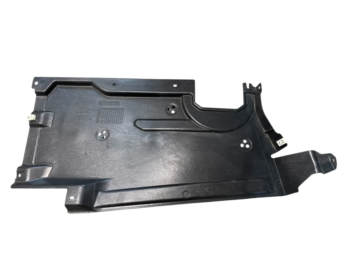 UNDERBODY COVER RIGHT BMW 4 G26 EXCELLENT CONDITION - Image 3