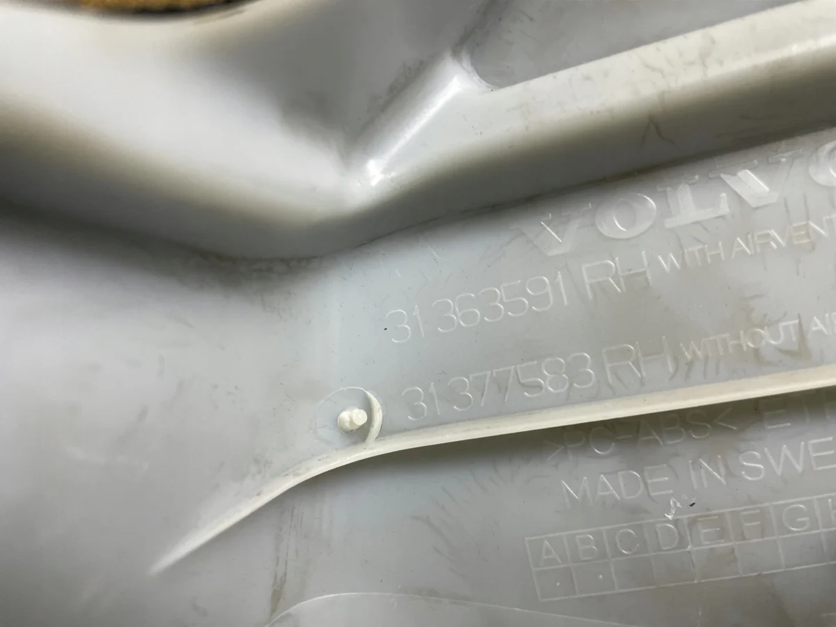 TRIM COVER CENTER PILLAR RIGHT FRONT VOLVO XC90 II EXCELLENT CONDITION — изображение 7