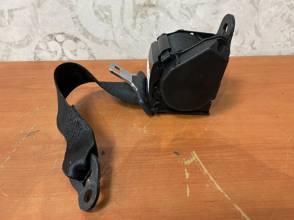 Rear Seatbelt BMW F30 F31 F32 F36 — изображение 2