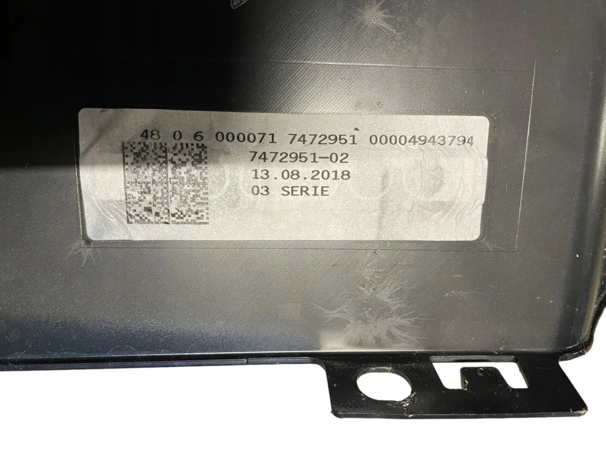 НАКЛАДКА БЛЕНДА ЗАДНЬОГО БАМПЕРА BMW i3 I01 LCI КОЛІР C1W - Зображення 8