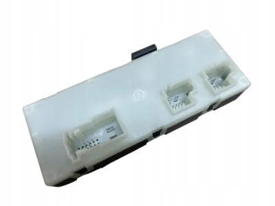 MODUŁ STEROWNIK SIŁOWNIKÓW KLAPY BAGAŻNIKA BMW 4 G26