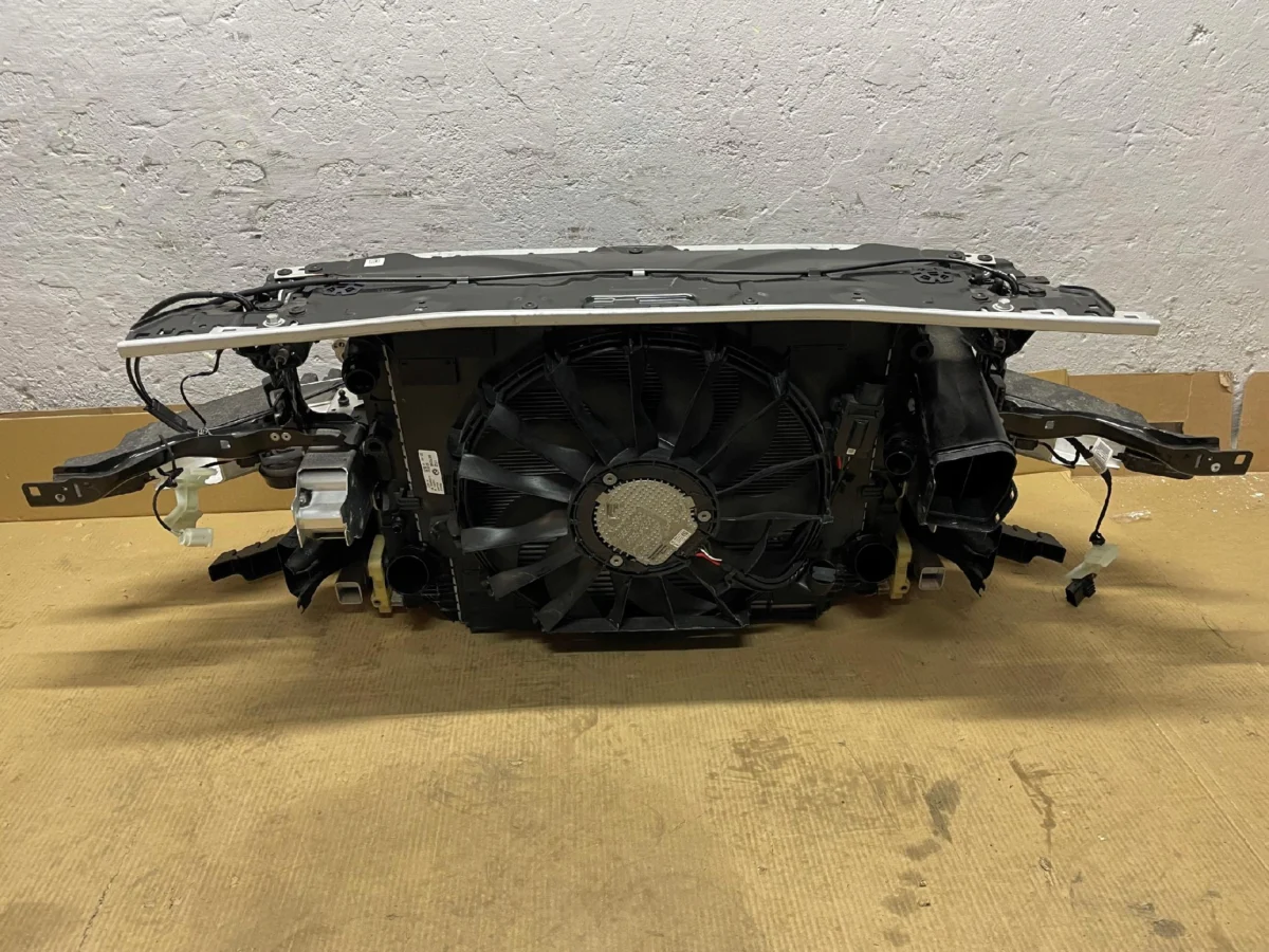 PAS PRZEDNI ZAMKI CHŁODNICE M-PAKIET BMW 5 G30 G31 LIFT 530D 3.0D - obrazek 11