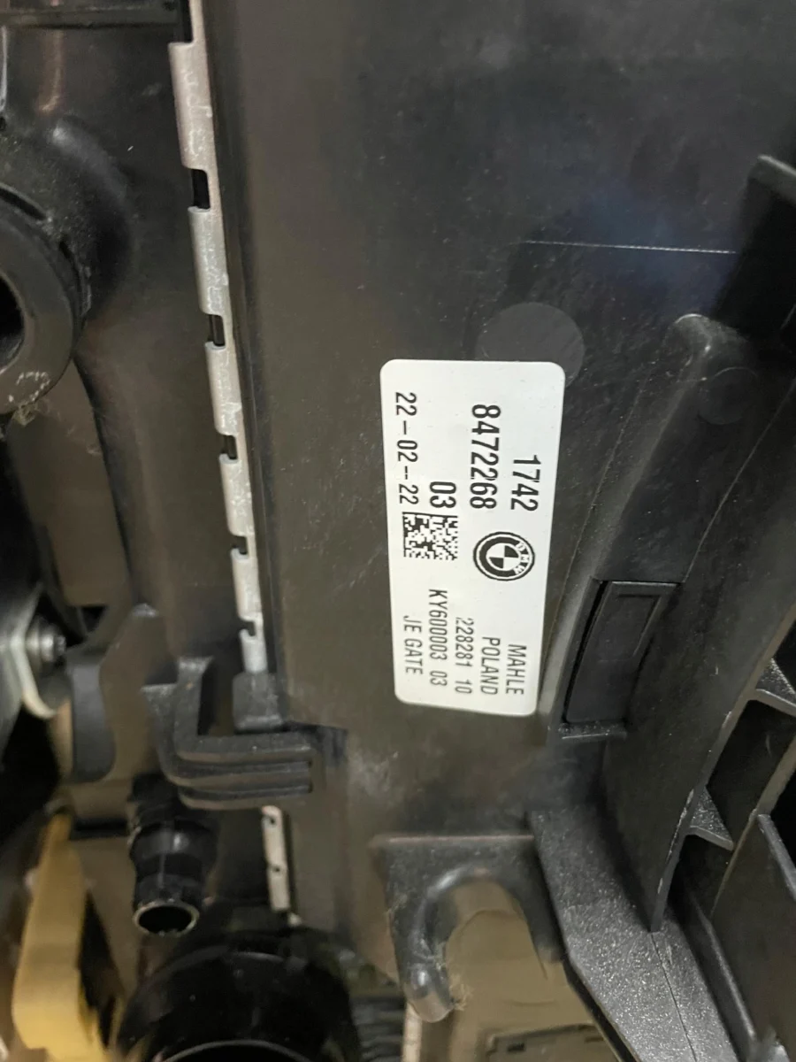 PAS PRZEDNI ZAMKI CHŁODNICE M-PAKIET BMW 5 G30 G31 LIFT 530D 3.0D - obrazek 15