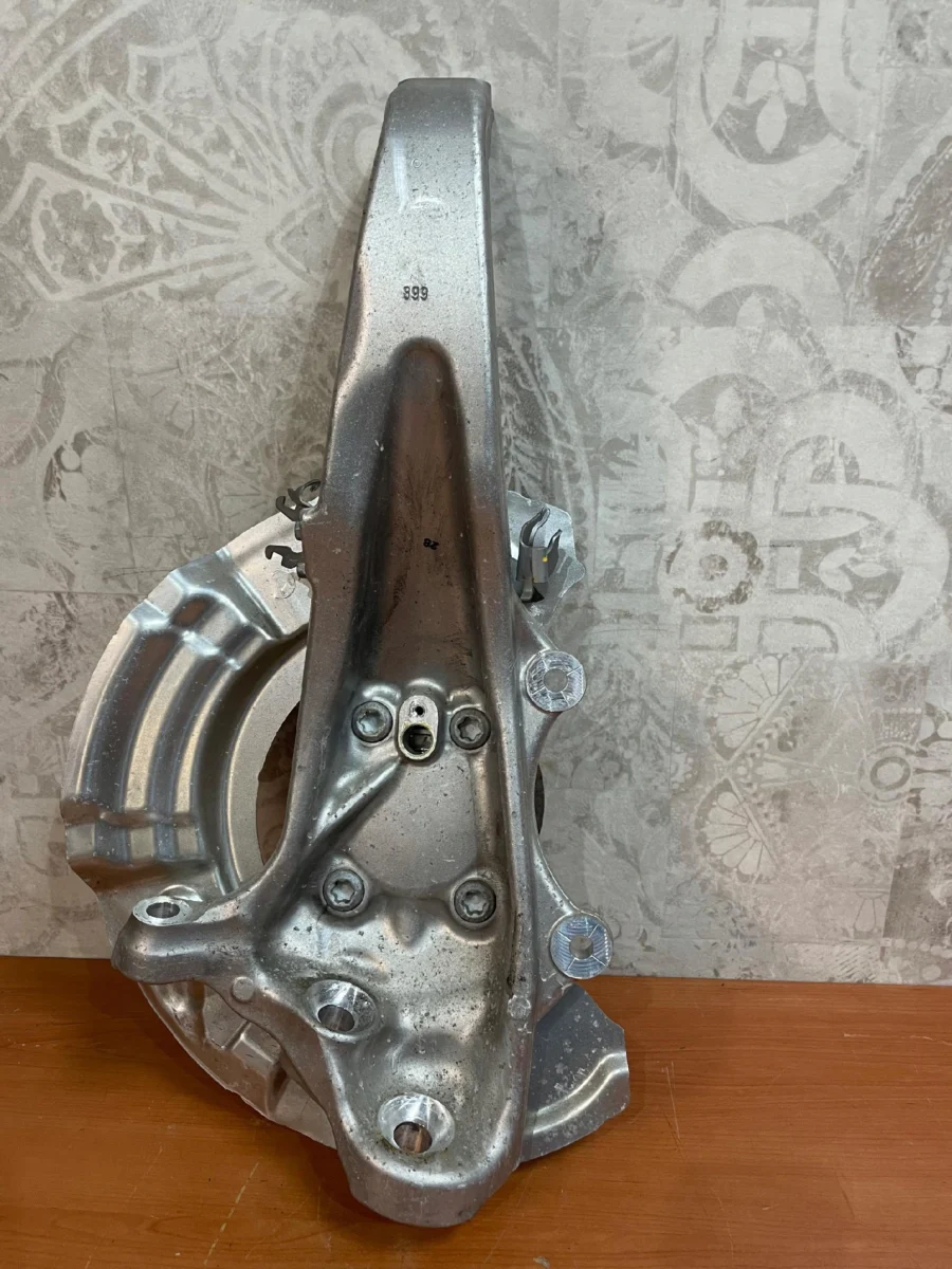 Zwrotnica prawa przód kpl osłona BMW F06 F10 NOWA - obrazek 4