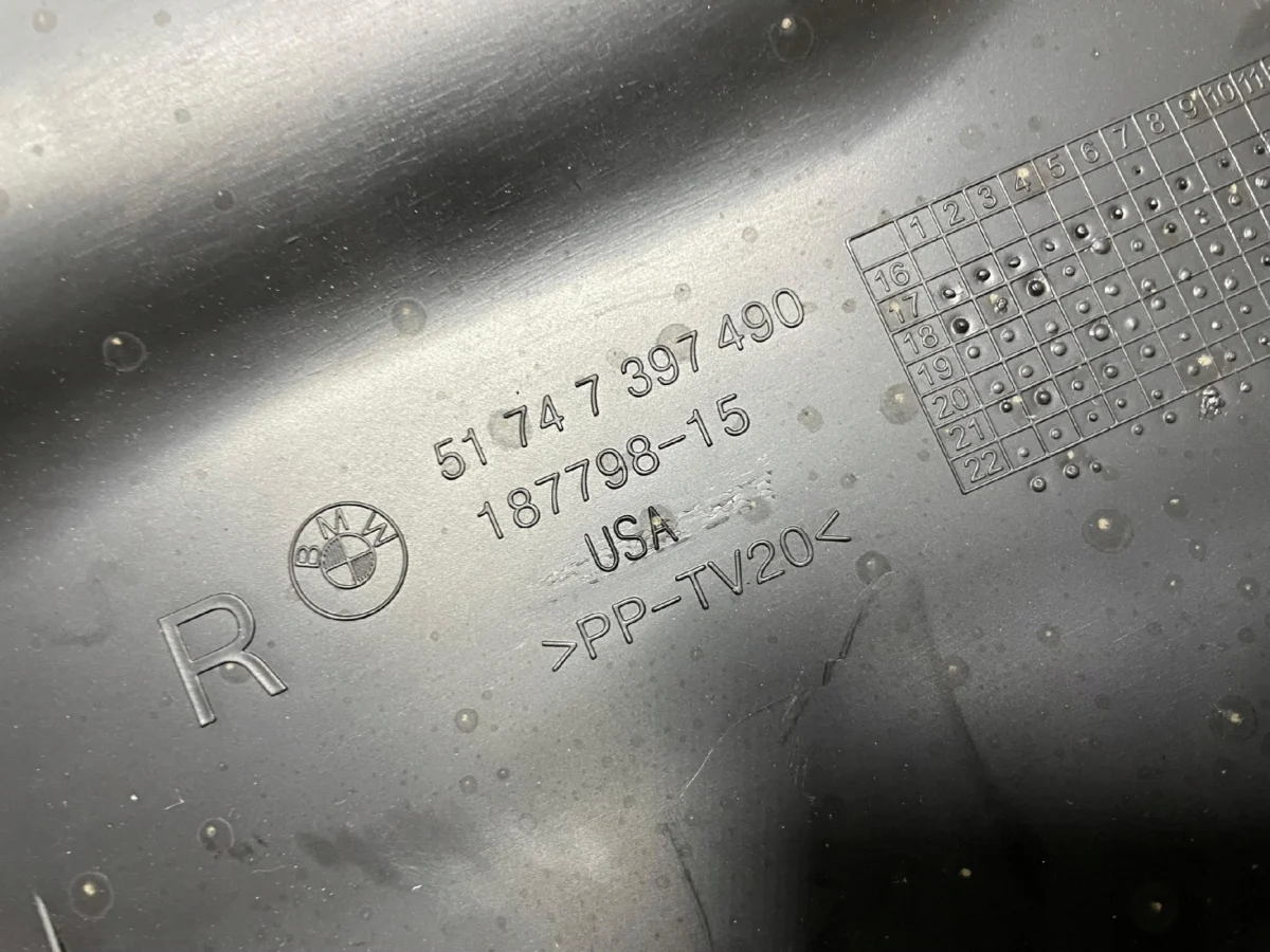 OSŁONA POKRYWA GÓRNA LAMPY PRAWA PASA KOMORY BMW X3 G01 LCI - obrazek 4