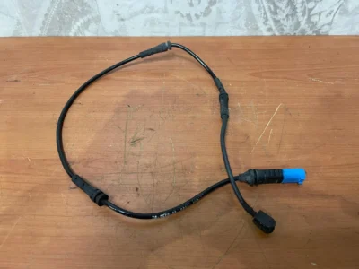 Czujnik klocków hamulcowych BMW X3 G01 G02 6870350