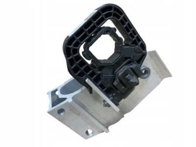 UCHWYT MOCOWANIE CHŁODNIC LEWE BMW 4 G26