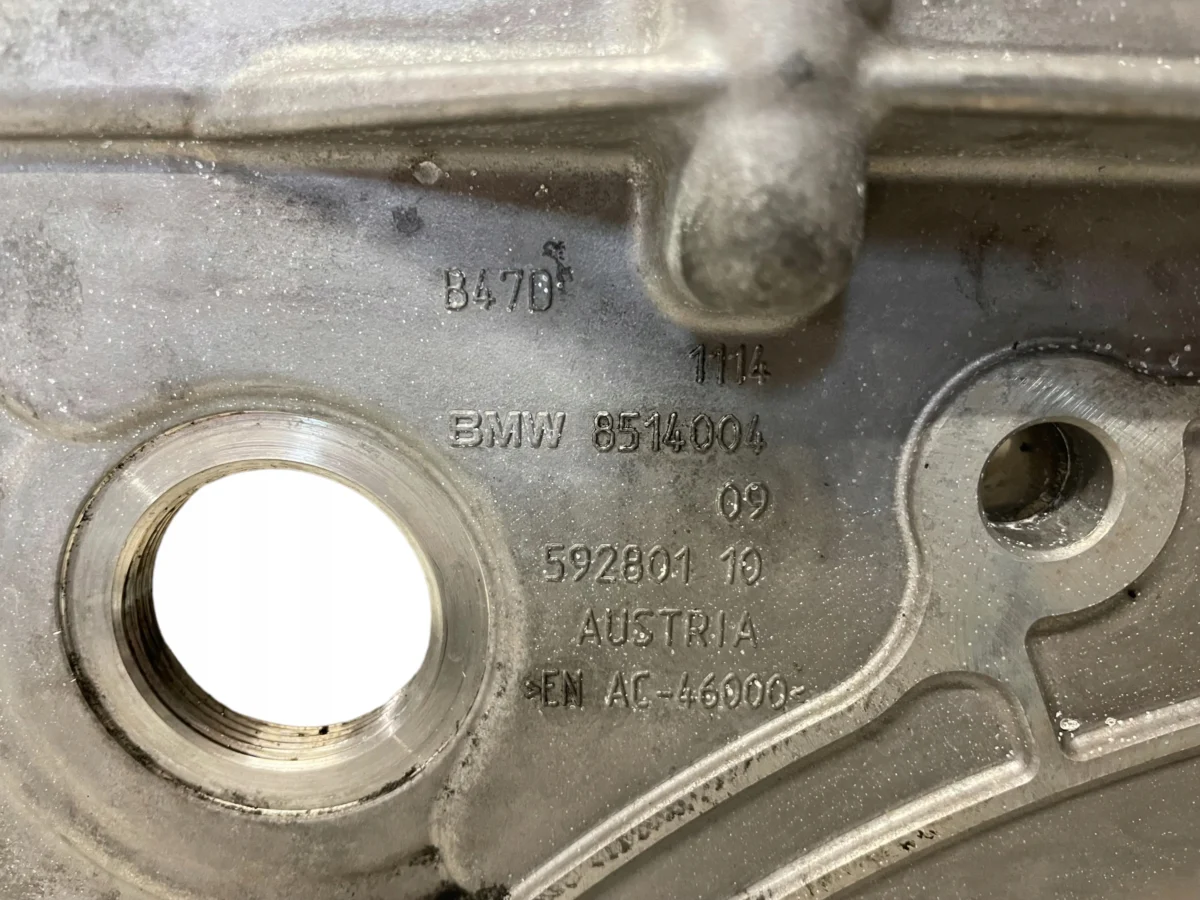 OSŁONA OBUDOWA ROZRZĄDU BMW G30 G31 B47D20B 2.0D - obrazek 2