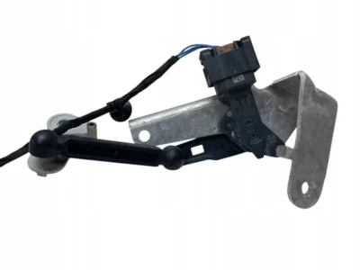 CZUJNIK POZIOMOWANIA LAMP TYŁ PRAWY + STELAŻ BMW X5 G05 X6 G06 2023R