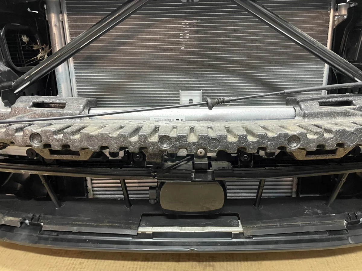 PAS PRZEDNI ZAMKI CHŁODNICE M-PAKIET BMW 5 G30 G31 LIFT 530D 3.0D - obrazek 3