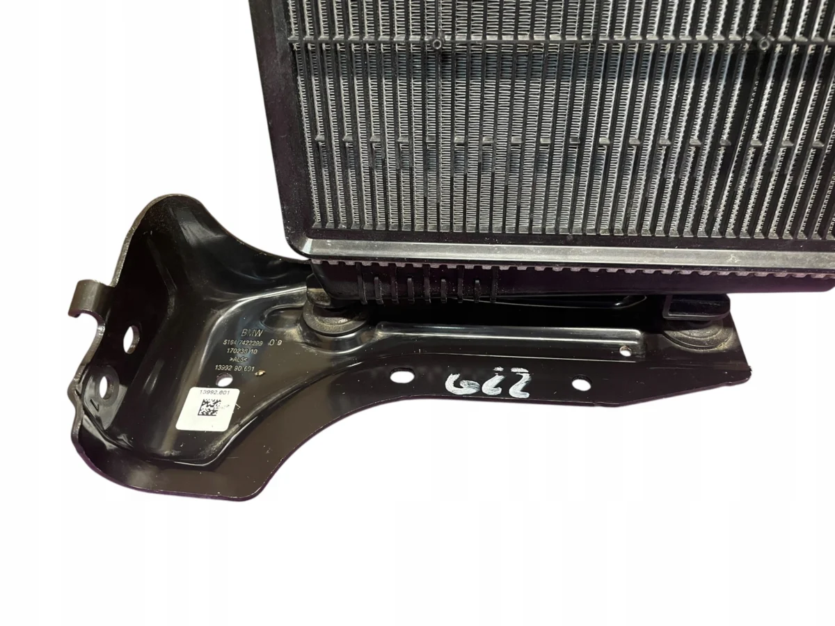 ZUSATZ-WASSERKÜHLER + HALTERUNG + LUFTFÜHRUNG LINKS KOMPLETT BMW 4 G22 G23 M440 IDEAL – Bild 4